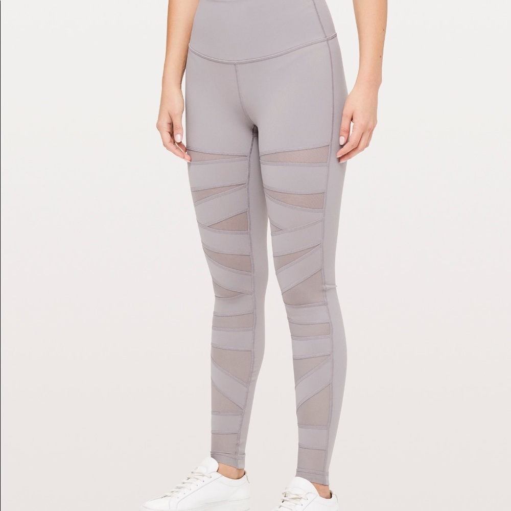 Lululemon Size 2 High RiseTight 
Tech Mesh 28"